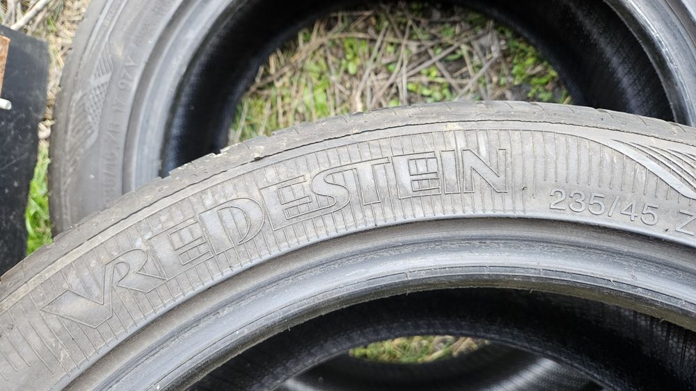 2бр гуми 235 45 17 вредещайн vredestein