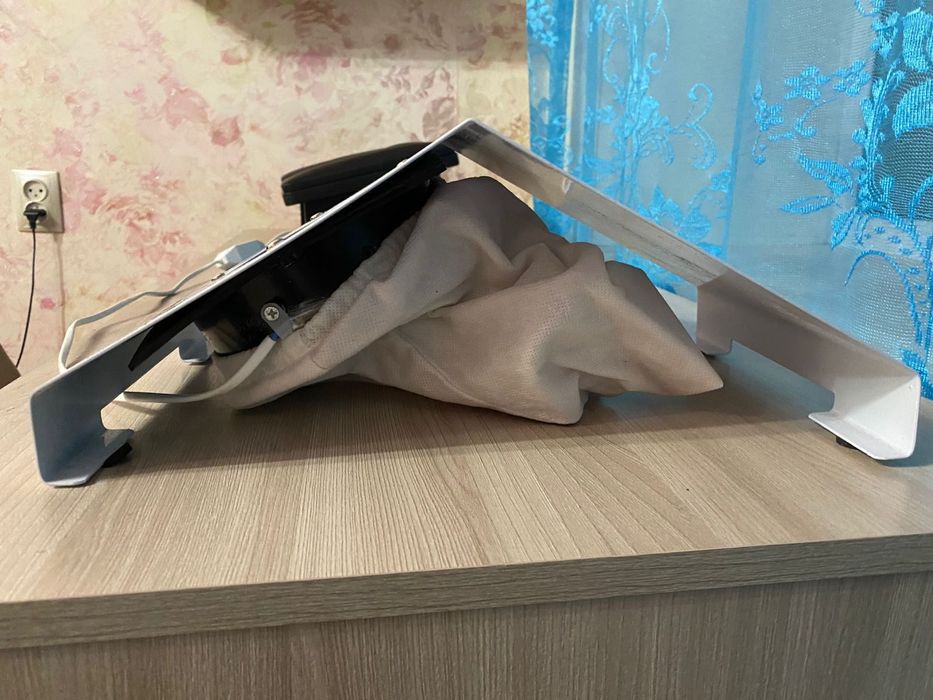 Вытяжка маникюрная настольная