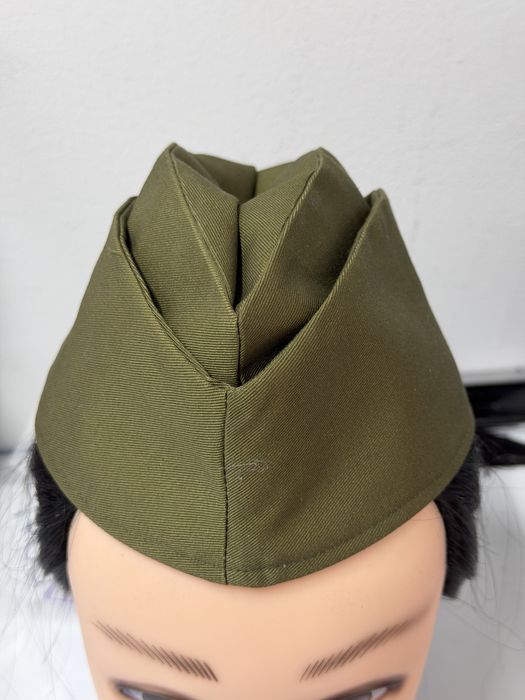 Пилотка 2000тг, галстук 1000 тг