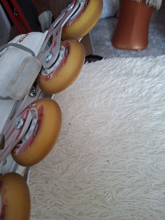 Продам ролики . Пользовались два раза.