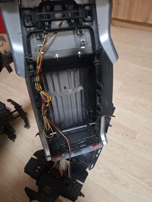 Прадавам два модела