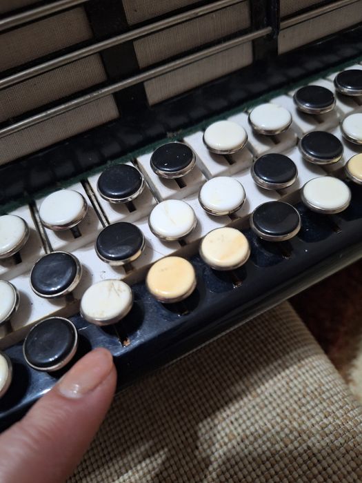 Баян Кубань продам.