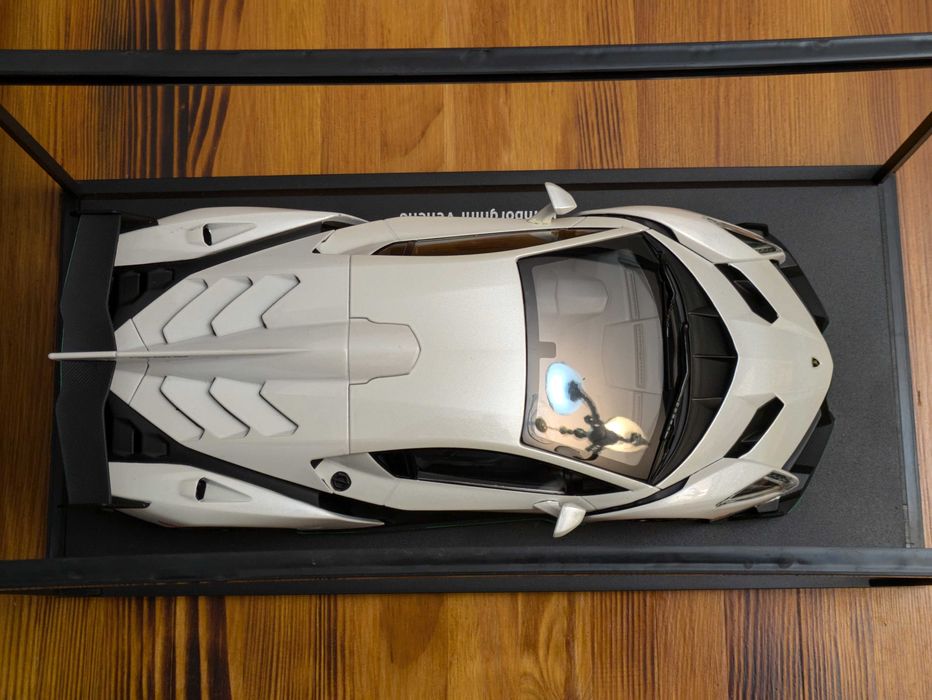 Macheta Lamborghini Veneno 1/18