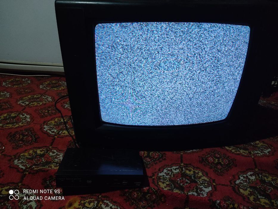 Тиливизир ишлиди яхши оладиганла телефон килила