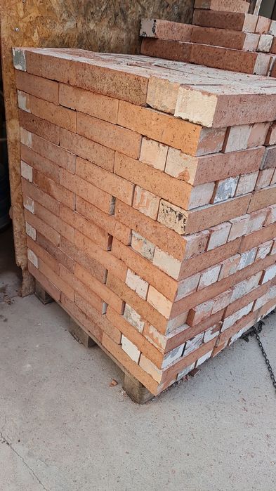 Caramida veche din demolari