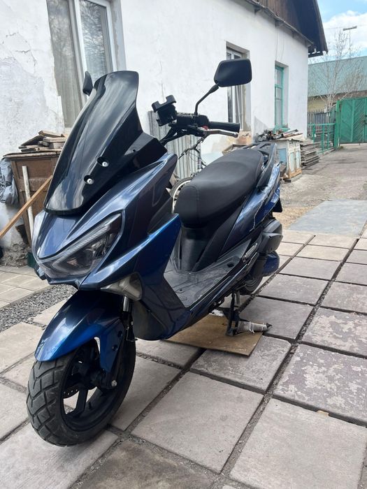 СРОЧНО в продаже Макси скутор