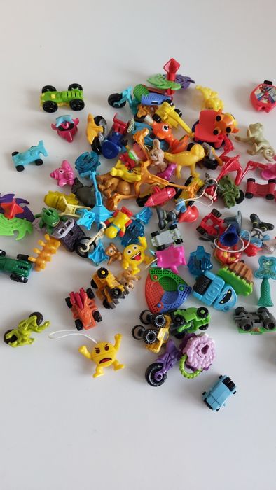 Играчки от шоколадови яйца