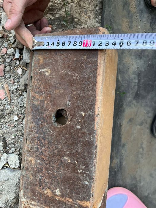 Металлический уголок