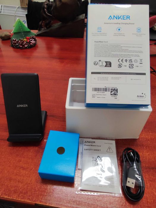 Anker 313 A2524 Wireless Power Bank безжично зарядно за телефон NEW стенд стоящо зарядно