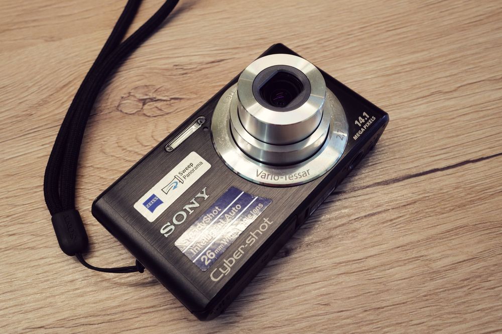 Aparat foto Sony Cyber Shot 14Mp Card digital instagram Superb