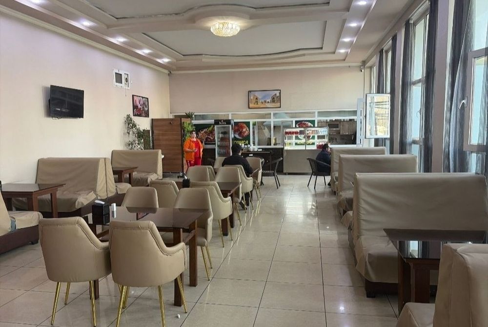 СРОЧНО! в Аренду Кафе 600м2 (летняя терраса) Юнусабад! Крг