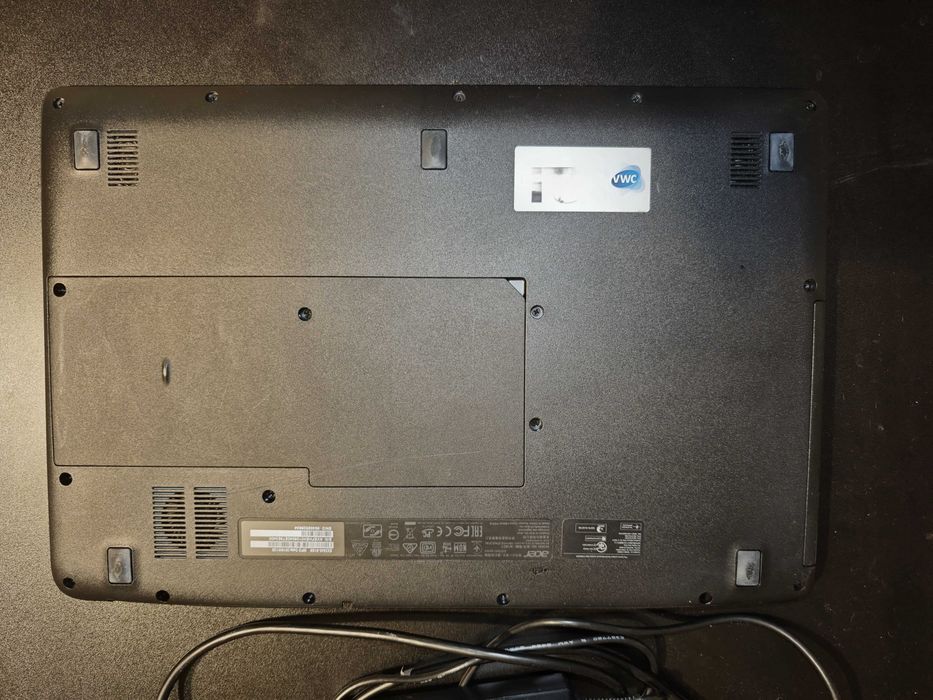 Laptop Acer EX2540 I5-7200U 15.6" / 4Gb RAM/ 256GbSSD / Win11 Home