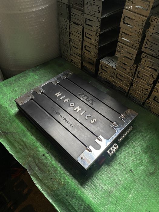 HIFONICS (USA) - Качествен и Мощен! - 4 канален усилвател за кола авто