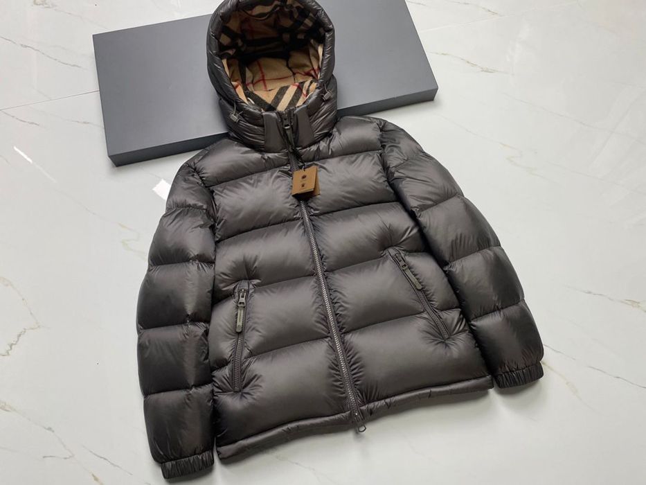 Geaca Burberry , calitate premium , pe comanda , noua , L