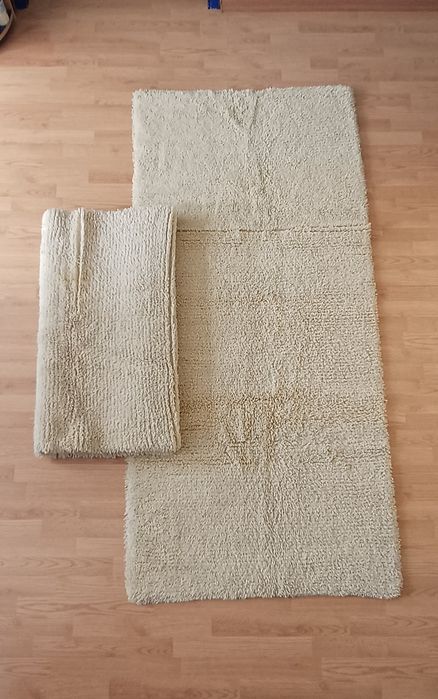 2 броя бели китеници