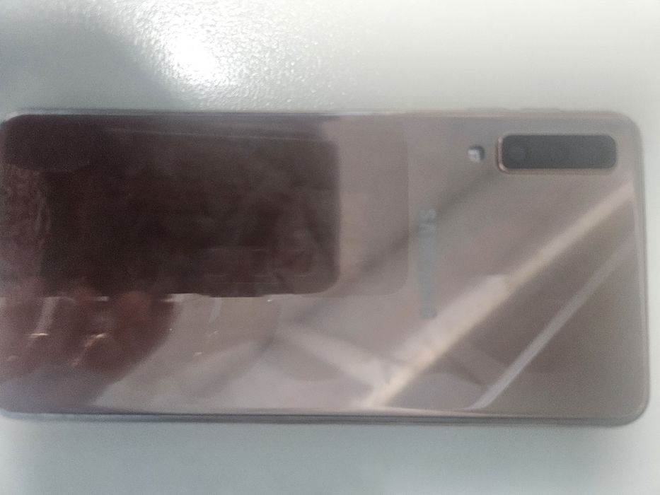 Телефон SAMSUNG  Galaxy A7