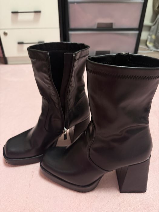 Продам обувт новую