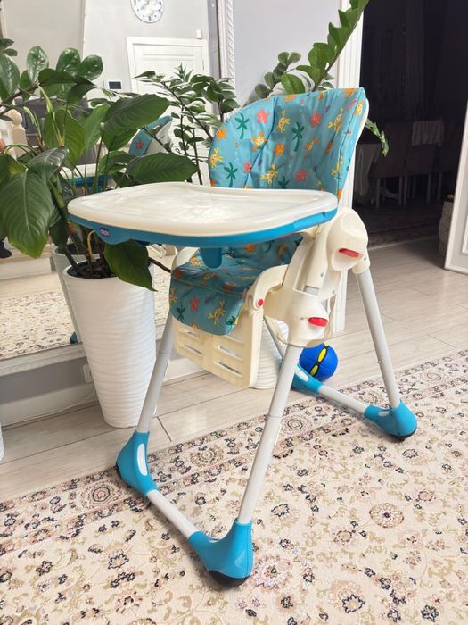 Продам детский стульчик Chicco оригинал