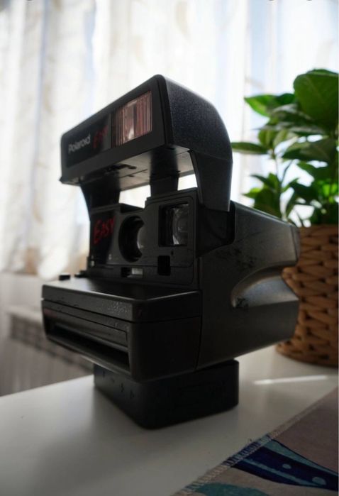 Ретро Фотоапарат за моментни снимки Polaroid Easy (600 film) Made in UK