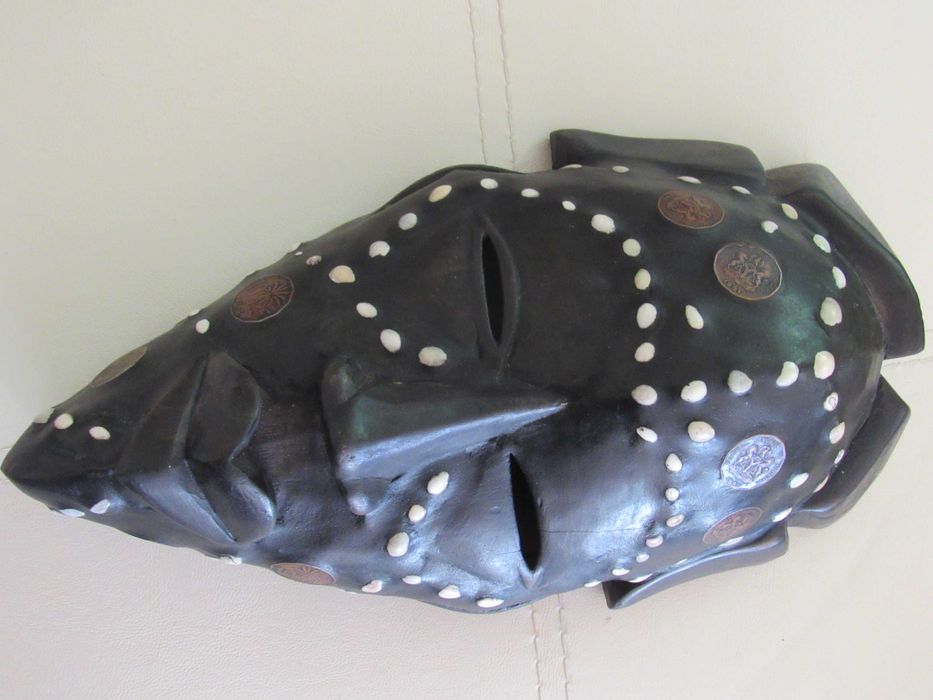 Африканска маска с медни инкрустации-голяма