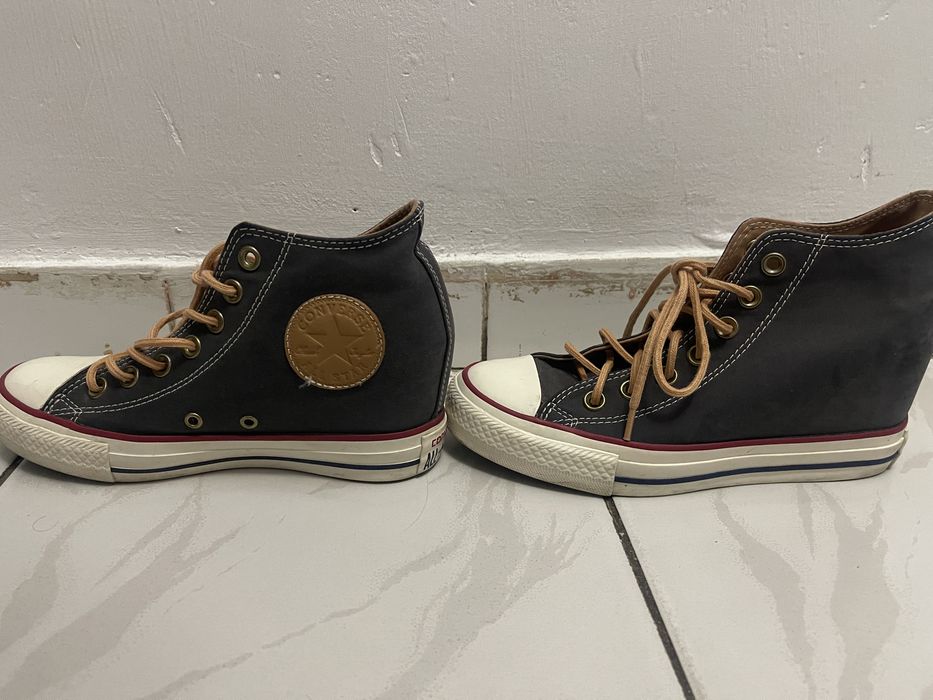 Tenesi Converse :)