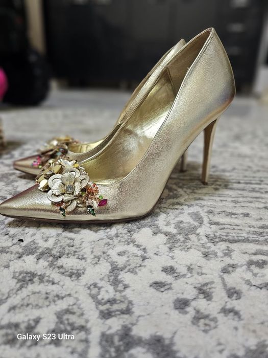 Женская обувь в идеальном состоянии