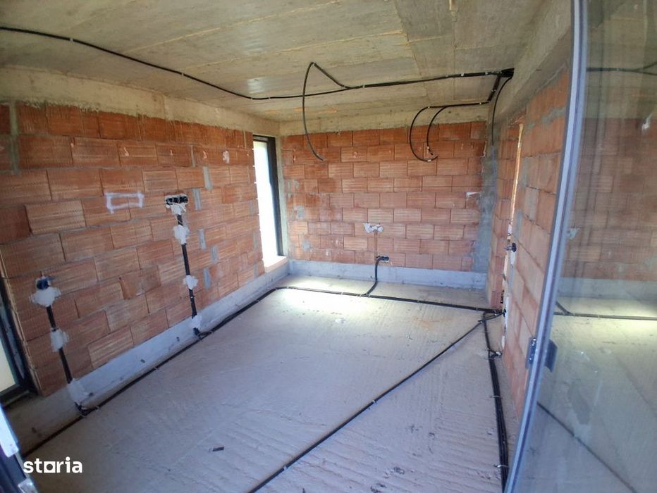 Casa spatioasa, compartimentata eficient, Dambul Rotund