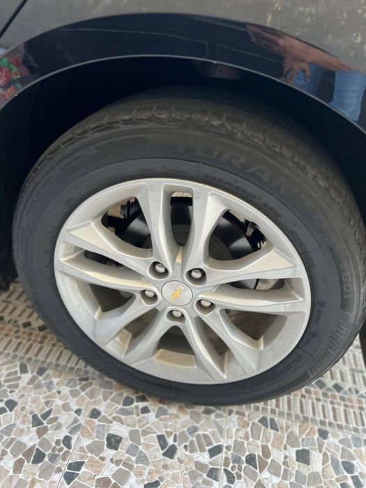 Malibu moshina sotiladi