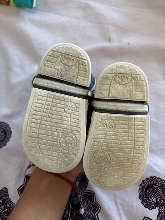 Бебешки маратонки, буйки