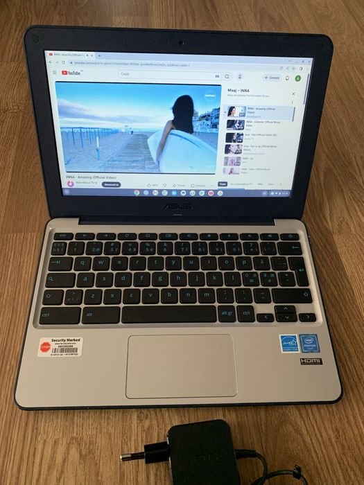 Laptop Asus Slim CheomeOs,Display 12 inch,4gb ram,baterie buna cu inca