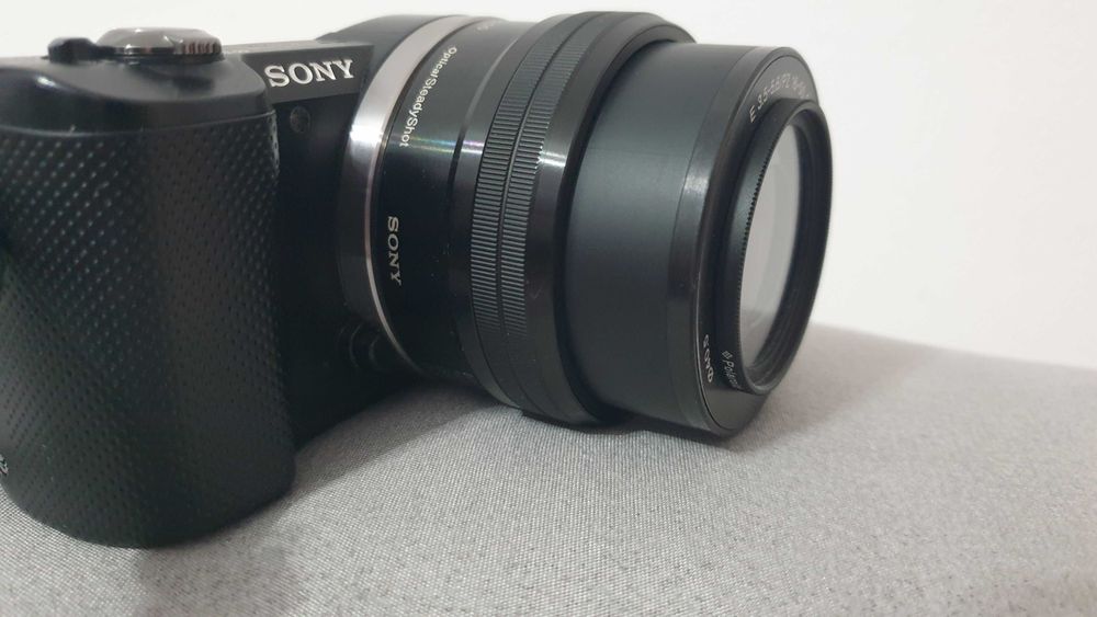 Sony Alpha 5000 20.1 МРх + обектив Sony E 16-50mm f/3.5-5.6 PZ OSS
