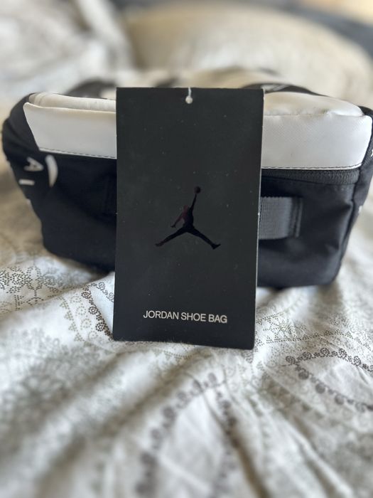 Jordan Shoebox Bag (DH0415-010) — черно/златно, отлично състояние