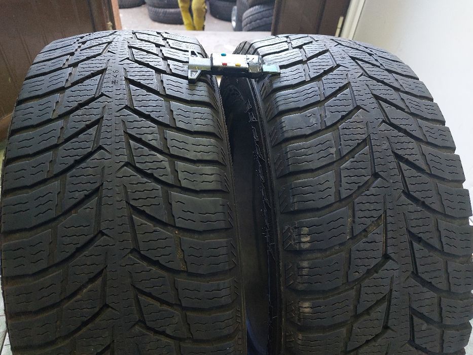 2 anvelope 225/55 R17 C Nokian