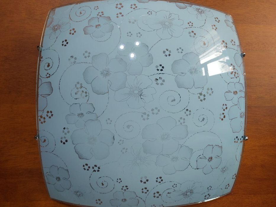 Два светильника новые