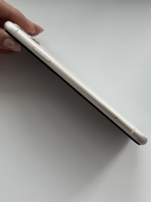 iPhone 11  64 памяти