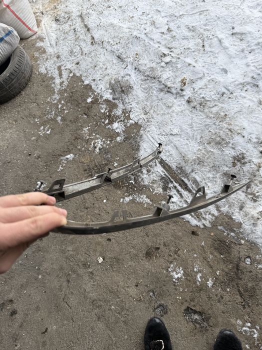 Продам молдинги на гранту FL