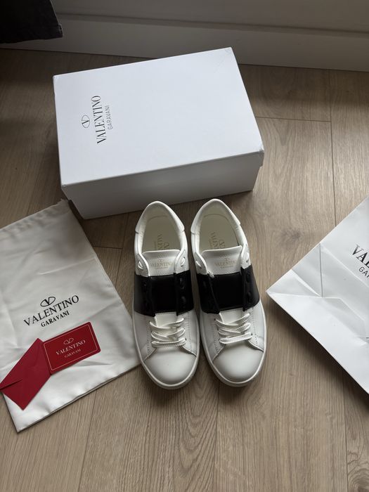 Papuci Valentino Garavani marime 43 trend old money negociabili