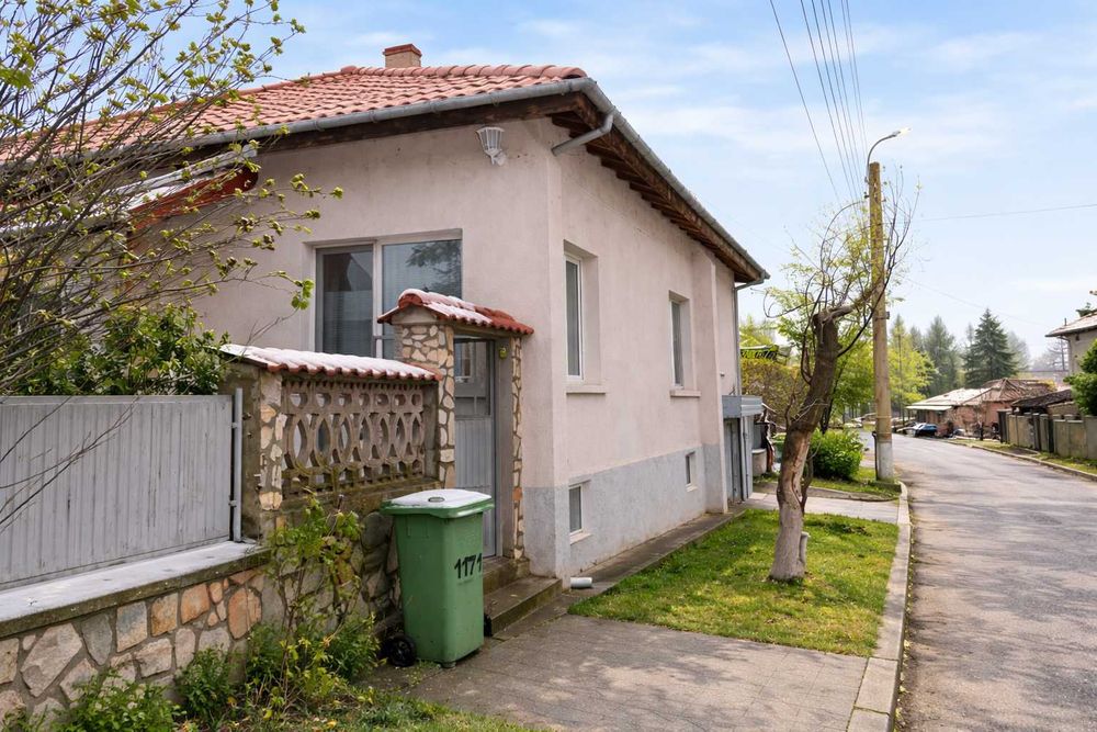 Къща на 30км от Русе и Разград