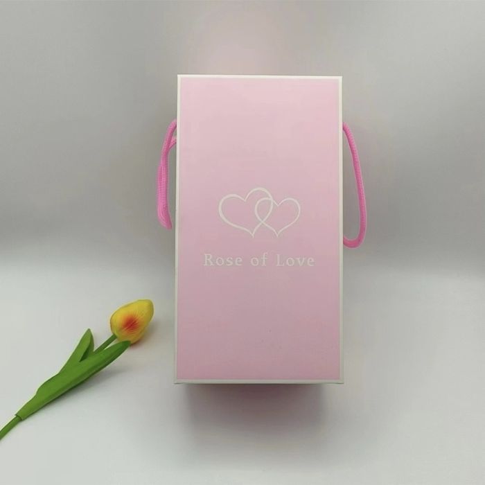 Роза в колбе разного цвета