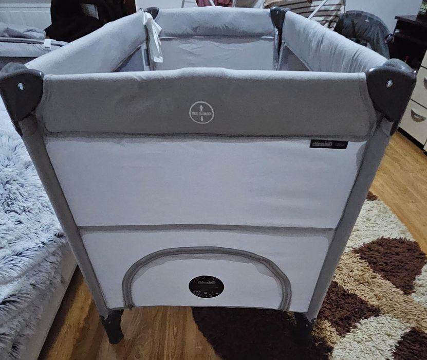 Vând pătuț de bebe