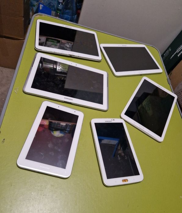 Tableta Samsung pentru colecție sau piese, fara accesorii fara informații