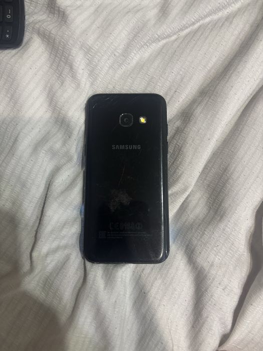 Продам самсунг а3