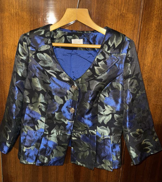 Продам Женстке Юубки костюмы