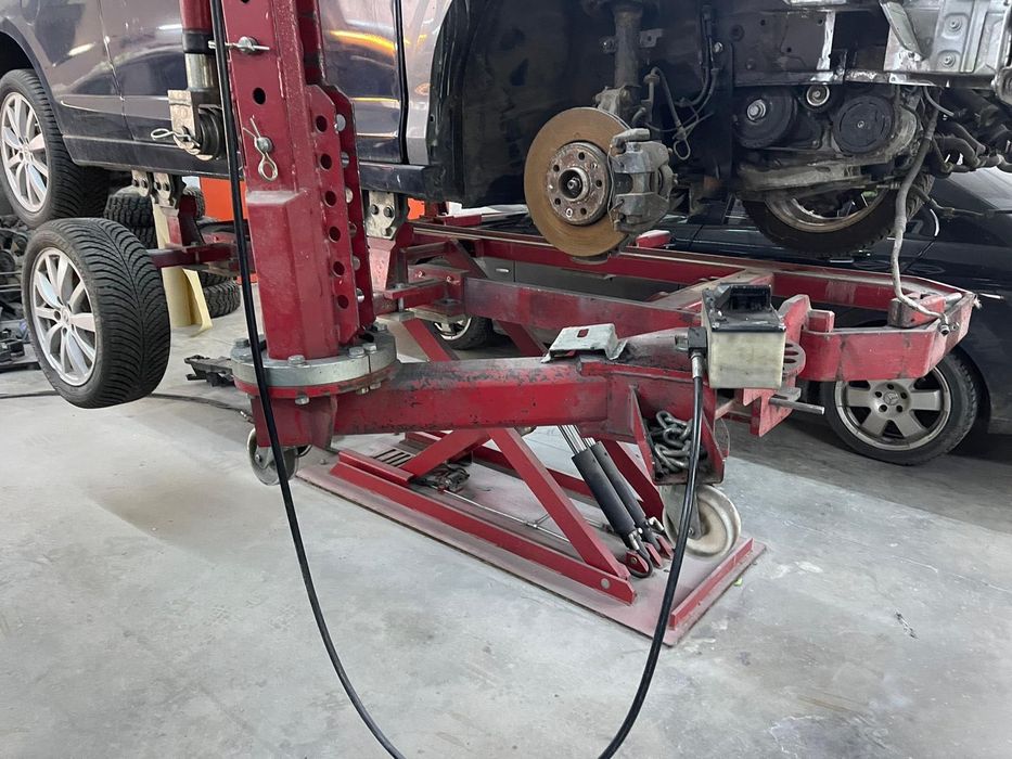 Stand indreptat caroseri