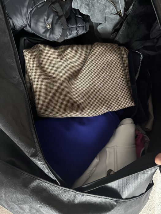 Чували с дрехи Massimo Dutti, Zara, Reserved и др.