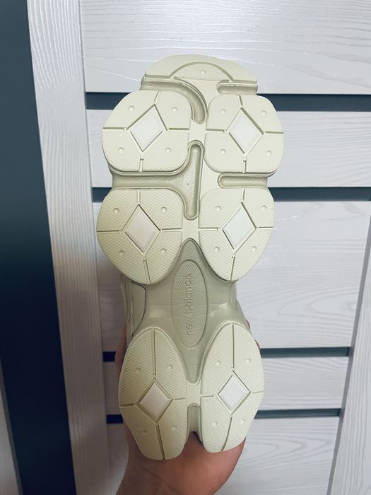 Adidasi New Balance 9060