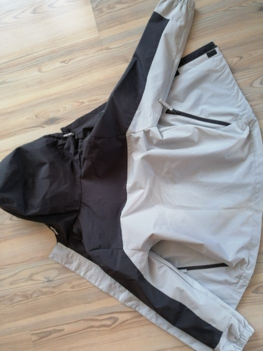 Тънко спортно яке