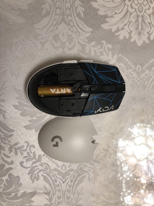 Мышка Logitech почти новый без царапин