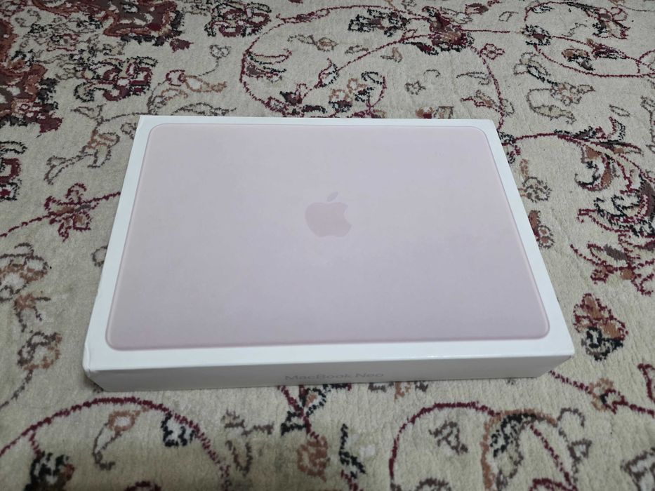 Macbook Neo Silver 8/256gb Pink, Silver