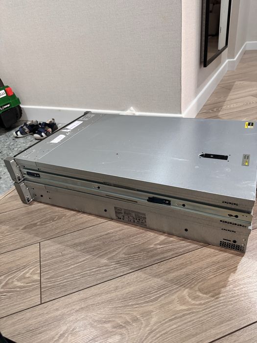 Продам 2 сервера HP Proliant DL380e Gen8